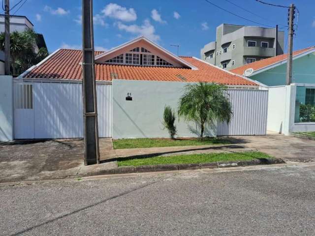 Casa com 3 quartos à venda, 230 m² por R$860.000,00, localizado no bairro Afonso Pena, São José dos
