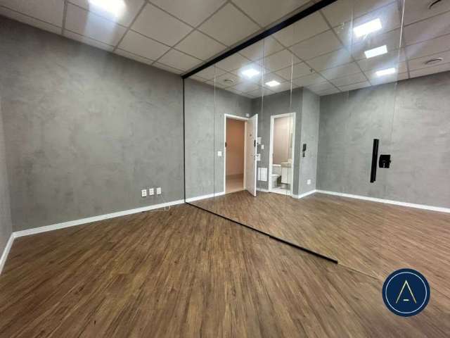 Sala comercial com 3 salas para alugar na Doutor Chucri Zaidan, 1550, Chácara Santo Antônio, São Paulo por R$ 5.800