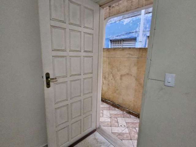 Casa com 1 quarto para alugar na Mooca, São Paulo  por R$ 1.300