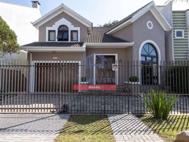 Casa à venda, Xaxim, Curitiba, alto padrão, garagem fechada.  Um lindo quintal.