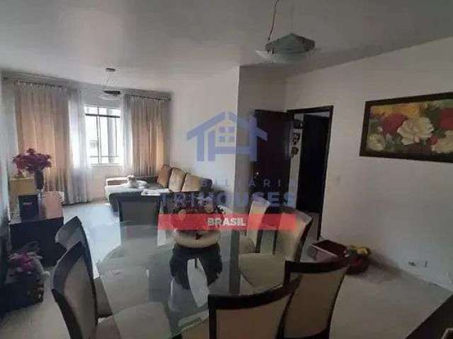 Lindo Apartamento  à venda, no Centro, com 2 dormitórios, 1 banheiro, em ótima localização SEM VAGA