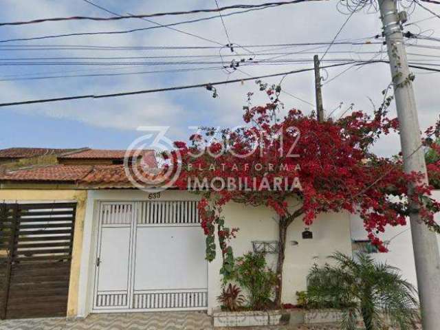 Casa para Venda em Itanhaém, Vila Loty, 2 dormitórios, 1 suíte, 2 banheiros, 2 vagas