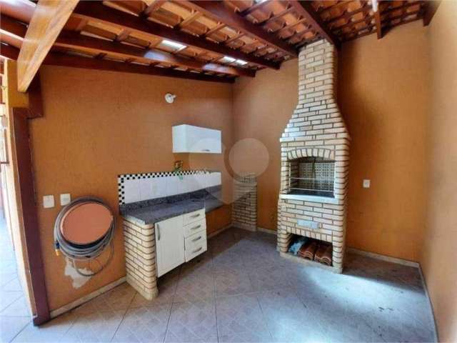 Casa com 3 quartos para alugar na Rua Santos Dumont, 484, Ponte de São João, Jundiaí, 159 m2 por R$ 3.500