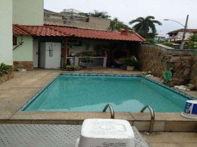 Casa com 5 quartos à venda na Rua Kattrin Kemper, Taquara, Rio de Janeiro, 130 m2 por R$ 850.000