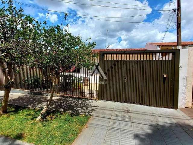 Casa para Venda em Maringá, Vila Morangueira, 2 dormitórios, 2 banheiros, 5 vagas