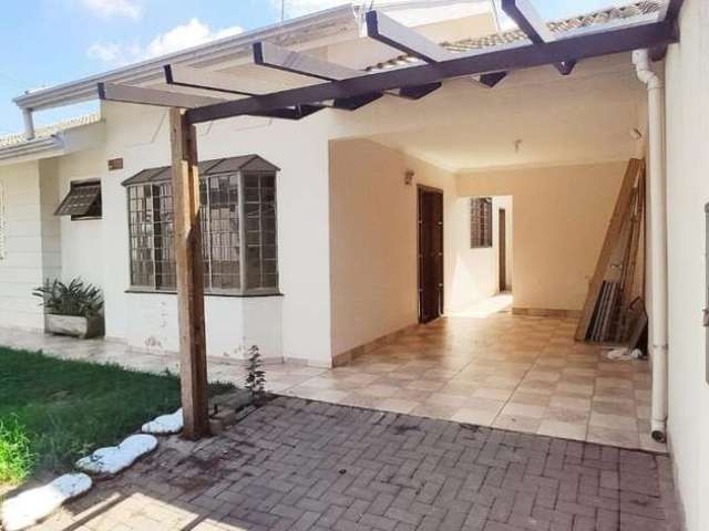 Casa para Venda em Maringá, Conjunto Requião, 3 dormitórios, 1 suíte, 1 banheiro, 4 vagas