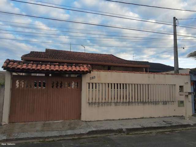 Casa para Venda em Peruíbe, Belmira Novaes, 3 dormitórios, 2 banheiros, 4 vagas