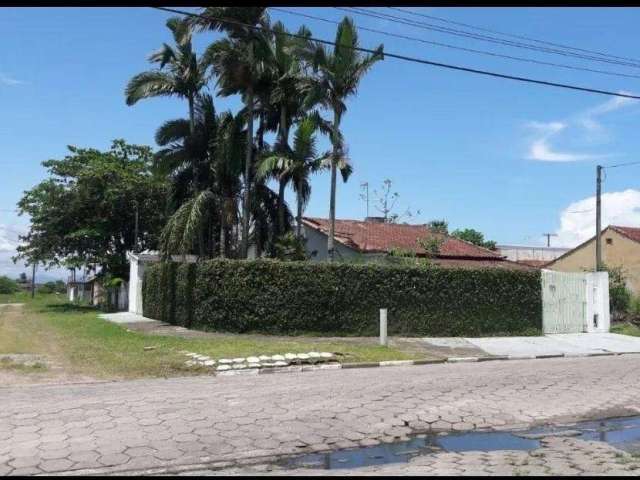 Casa para Venda em Itanhaém, Balneário Gaivota, 3 dormitórios, 1 suíte, 2 banheiros, 3 vagas