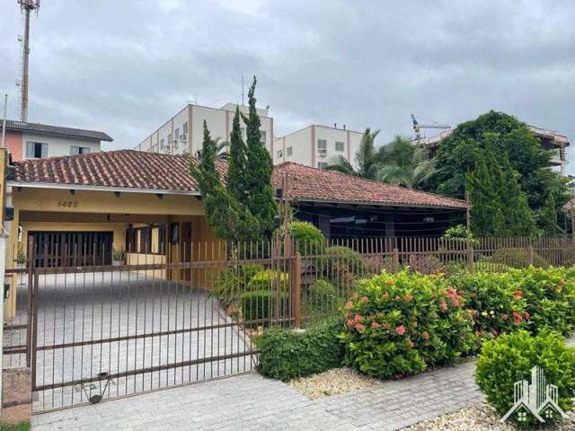 Casa para Venda em Joinville, Santo Antônio, 4 dormitórios, 1 suíte, 2 banheiros