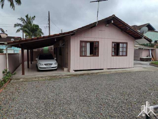 Casa para Venda em Joinville, Iririú, 3 dormitórios, 1 banheiro, 3 vagas