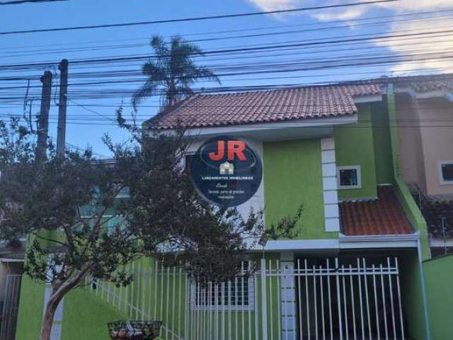 Sobrado Frente para a rua à venda no bairro Cajuru