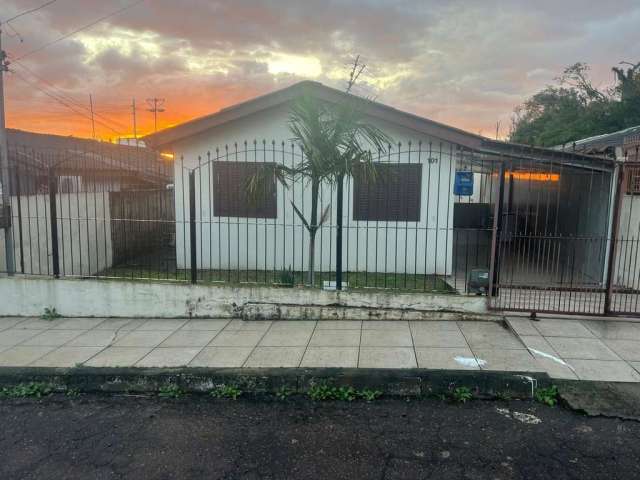 Casa com 3 quartos à venda na Rua Borges de Medeiros, 101, Jardim Planalto, Esteio por R$ 320.000