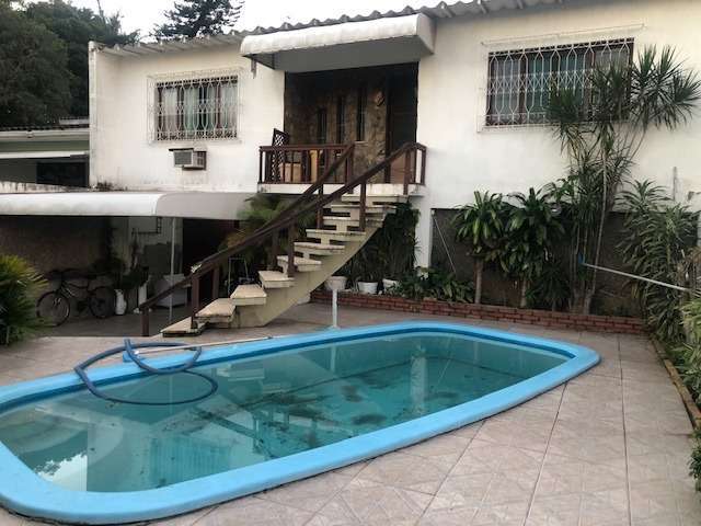 Casa com 4 quartos à venda na Rua Soledade, 1058, Centro, Esteio por R$ 550.000