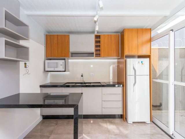 Apartamento com 1 dormitório para alugar, 24 m² por R$ 2.655,05/mês - Centro - Curitiba/PR