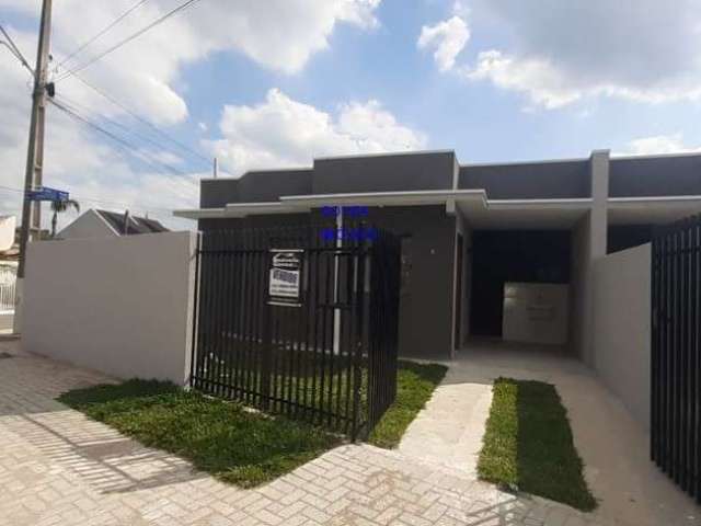 Casa de esquina, 2 quartos, terreno grande, rua comercial e residencial, prox vitória régia, ponto de onibus em frente, fn 041 99864-4995