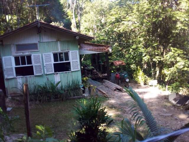 Casinha no alto da colina o verdadeiro paraiso meio a mata com mirante privado dentro da área particular de 10.000,00m2 .