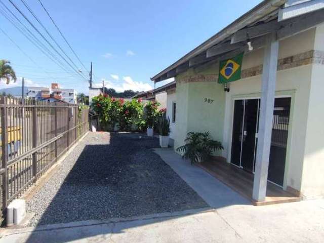 Casa Averbada à venda no bairro Vila Nova em Joinville/SC