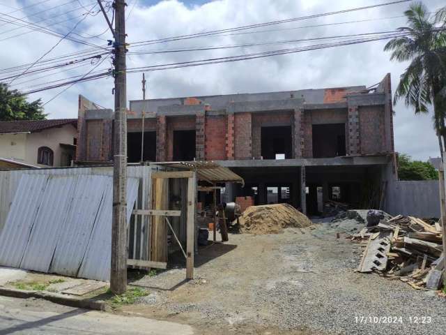 Sobrado Geminado em Construção Zona Norte em Joinville