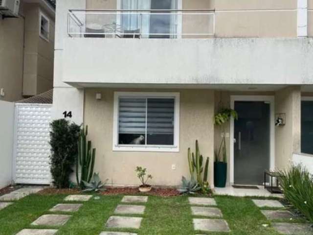 Casa em condomínio fechado com 3 quartos à venda na Avenida Amarílio Thiago dos Santos, Centro, Lauro de Freitas, 215 m2 por R$ 830.000