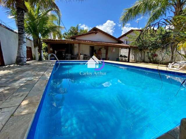 Casa com 3 dormitórios, e piscina. a 700 metros do mar. por r$ 460.000,00.