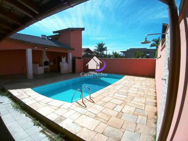 Casa em condomínio com 4 dormitórios, com menos de 200 metros de distância da praia. por r$750.000,00.