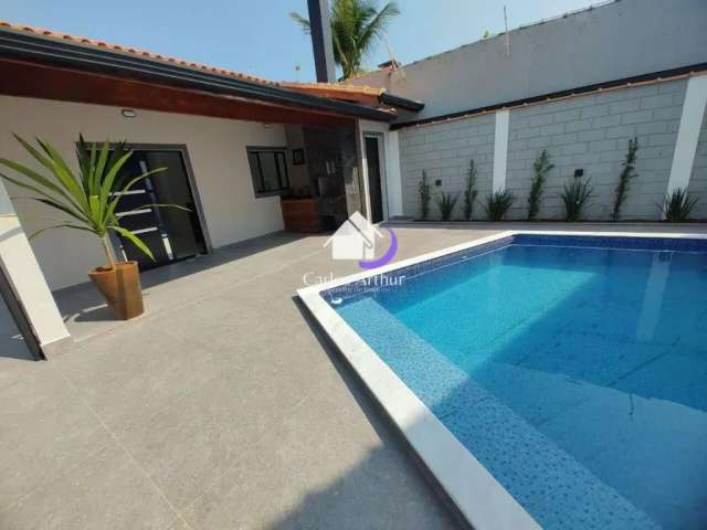 Casa de Alto padrão com piscina , churrasqueira , 3 quartos a 200 metros da praia em Itanhaém - SP