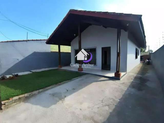 Casa com 3 Quartos localizada a apenas 300 metros da praia, em Itanhaém-SP