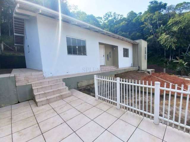 Casa à venda com 3 dormitórios (1 suíte) e 2 vagas de garagem no bairro Tribess