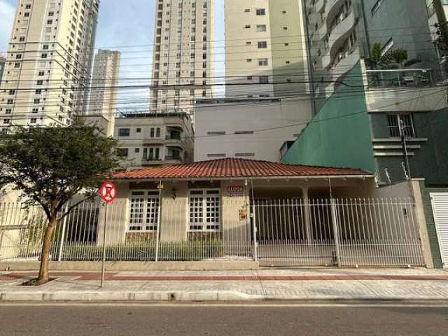 LOCAÇÃO - Casa para locação residencial ou comercial no Centro de BC