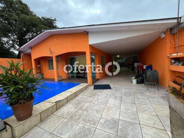 Casa com 3 quartos à venda no Centro, Matinhos  por R$ 445.000