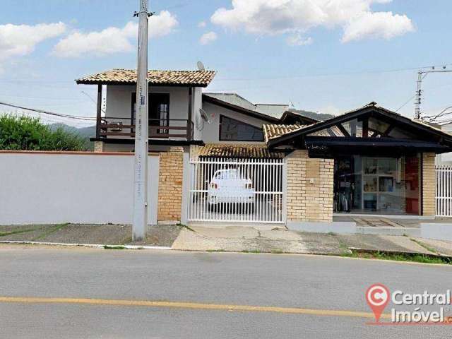 Casa com 3 dormitórios à venda, 174 m² por R$ 2.500.000,00 - Ariribá - Balneário Camboriú/SC