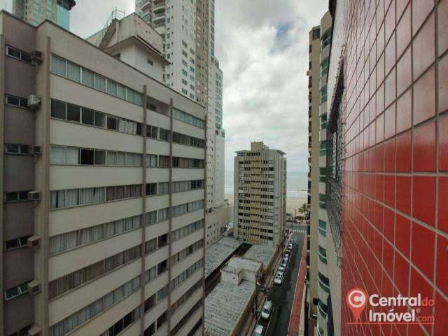 Apartamento em rua reta ao mar, com 3 dormitórios, sendo 2 suítes à venda, 150 m² por R$ 1.600.000 - Centro - Balneário Camboriú/SC