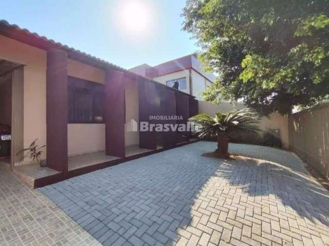 Casa com 3 quartos à venda na Rua Cassiano Jorge Fernandes, 2074, Neva, Cascavel, 225 m2 por R$ 1.300.000