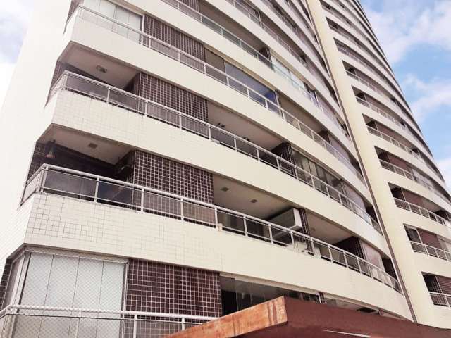 Apartamento próximo a Praia e ao Polo Gastronômico da Varjota, c/ Sala, Varanda, 02 quartos (01 Suite), Cozinha, Área de Serviço, Armários, 02 Vagas, Condominio c/ Portaria 24 horas e Lazer Completo.