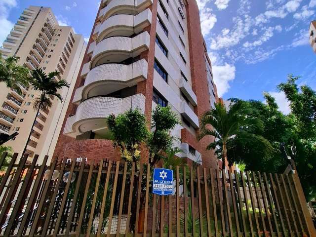 Apartamento na Aldeota, c/ excelente localização, Sala, Varanda, 03 Suites, Cozinha, Área de serviço, DCE, Armários e 01 vaga.