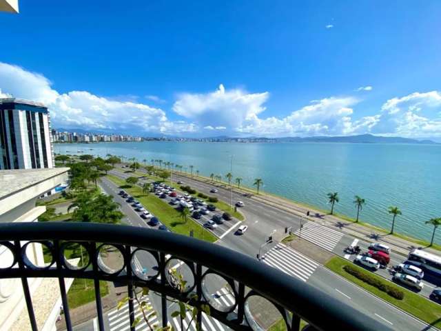 Seja bem-vindo ao seu novo lar de luxo na Beira-mar, em Florianópolis!