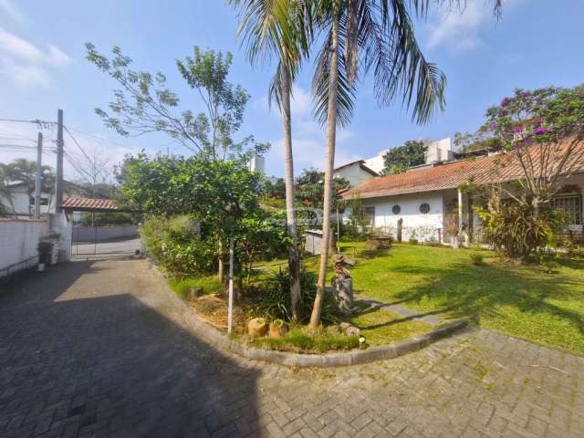 Casa com 3 quartos à venda em Água Verde, Blumenau , 221 m2 por R$ 750.000