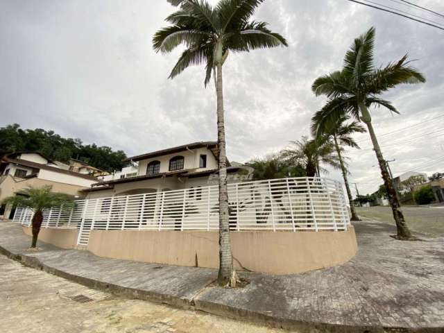 Casa com 4 quartos à venda na Escola Agrícola, Blumenau , 196 m2 por R$ 999.000