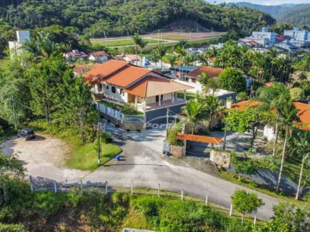 Casa com 3 quartos à venda no Figueira, Gaspar , 460 m2 por R$ 1.700.000