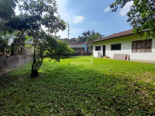 Casa com 3 quartos para alugar na Escola Agrícola, Blumenau , 140 m2 por R$ 4.000