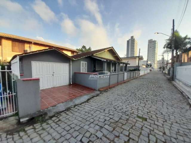 Casa com 3 quartos à venda no Centro, Balneário Piçarras , 95 m2 por R$ 699.000