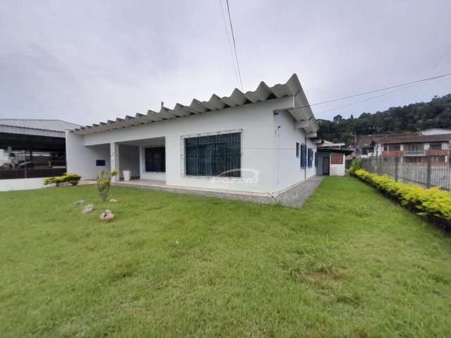 Casa comercial com 11 salas para alugar no Velha, Blumenau , 434 m2 por R$ 8.800