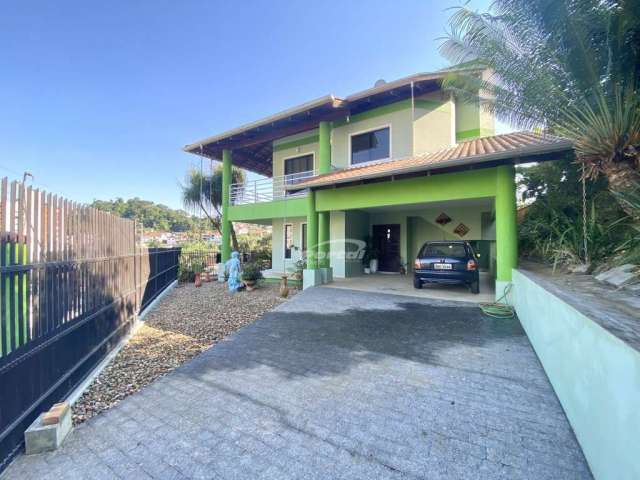 Casa com 3 quartos para alugar na Escola Agrícola, Blumenau , 199 m2 por R$ 3.800