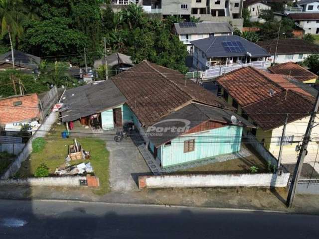 Terreno comercial à venda no Salto Weissbach, Blumenau  por R$ 420.000