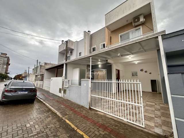 Casa em condomínio fechado com 2 quartos para alugar no Itacolomi, Balneário Piçarras , 75 m2 por R$ 2.400