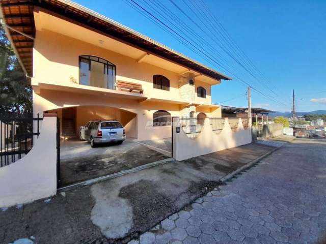 Casa com 2 quartos para alugar em Sete de Setembro, Gaspar , 127 m2 por R$ 2.100