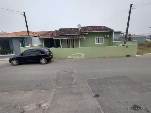 Casa com 3 quartos à venda no Santo Antônio, Balneário Piçarras , 140 m2 por R$ 700.000