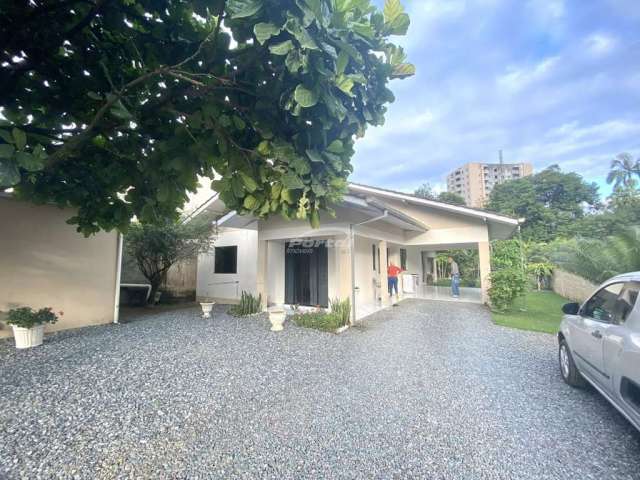 Casa com 3 quartos para alugar no Itoupava Central, Blumenau , 113 m2 por R$ 3.000