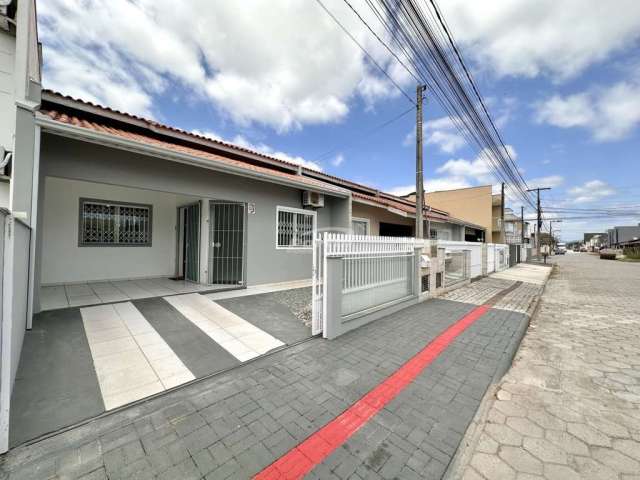 Casa com 3 quartos para alugar no Itacolomi, Balneário Piçarras , 85 m2 por R$ 3.000