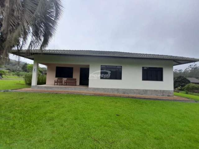 Casa com 3 quartos para alugar no Testo Salto, Blumenau , 170 m2 por R$ 3.000